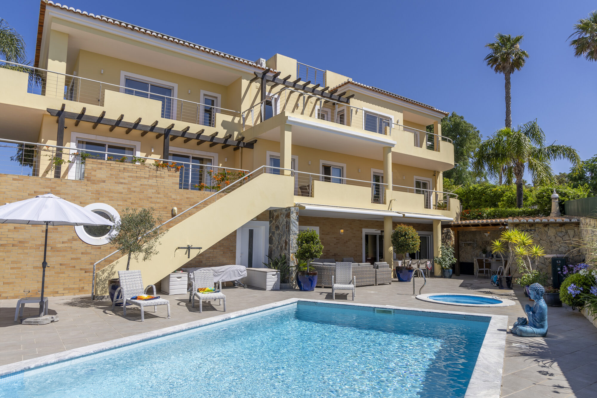 Casa Beladea — Pool and Patio